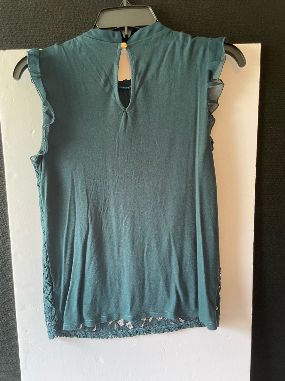 Oasis Teal Lace Ruffle Shell Tank - Picture 4 of 6